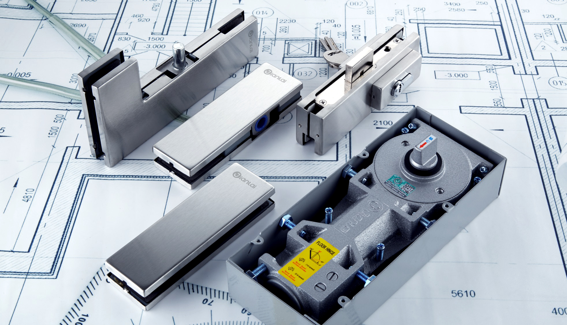 การบูรณาการในแนวตั้งในฮาร์ดแวร์แก้ว: สายการผลิตภายในของ Jianlai รับประกันความเข้ากันได้อย่างราบรื่นได้อย่างไร